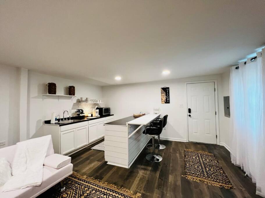 The Double Door Inn - Unit 1 Matthews Luaran gambar