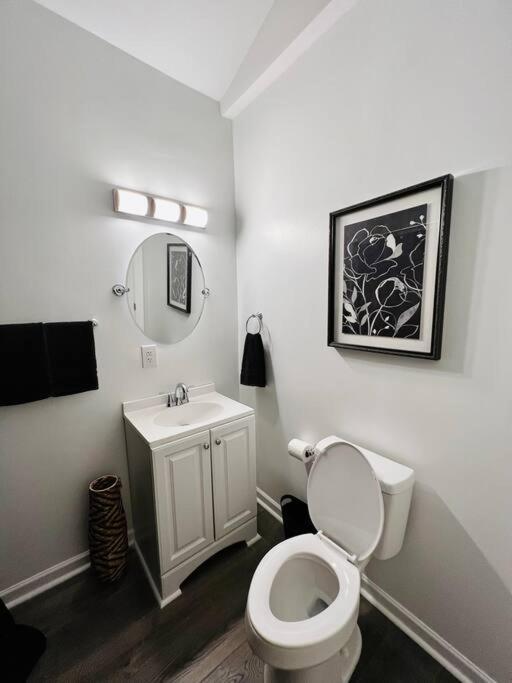 The Double Door Inn - Unit 1 Matthews Luaran gambar
