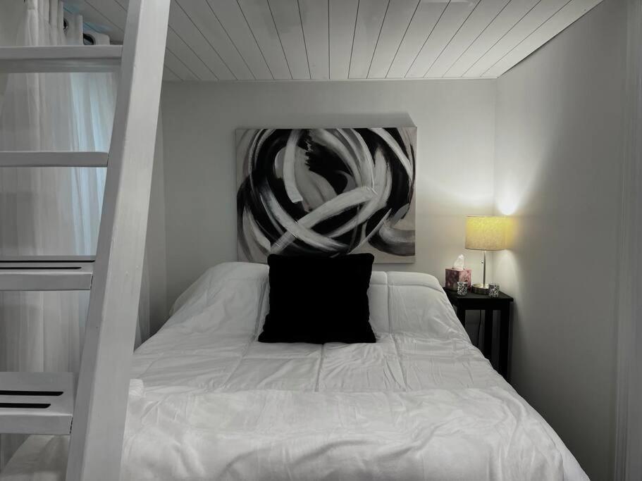 The Double Door Inn - Unit 1 Matthews Luaran gambar